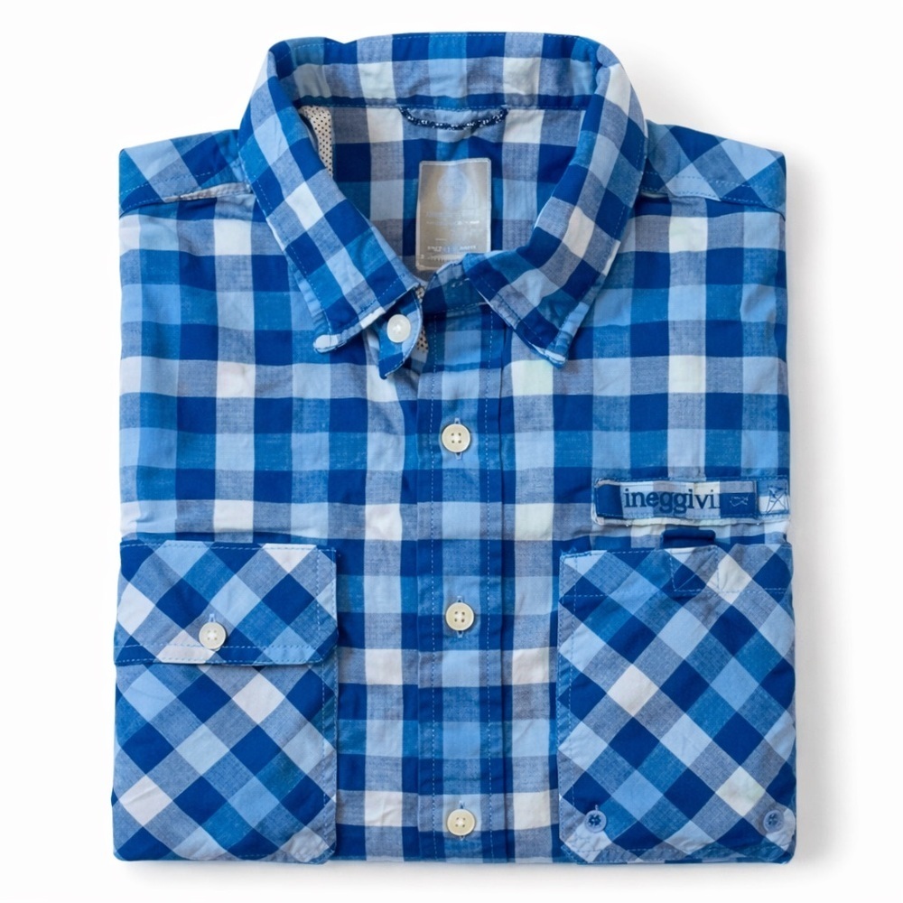 Vineyard Vines Harbor Shirt SZ Medium, pilling on back (shown in last photo)